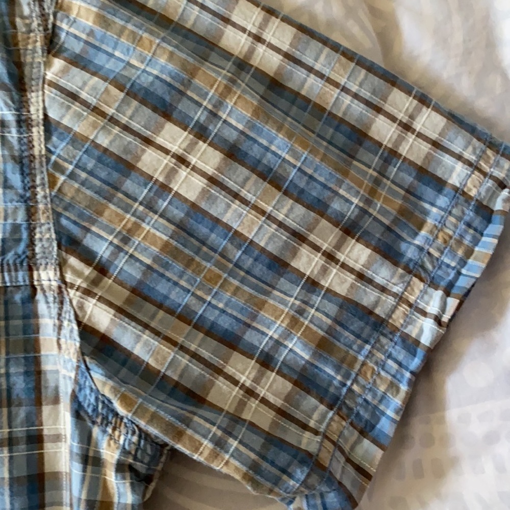 Short sleeve button down - Picture 5 of 8